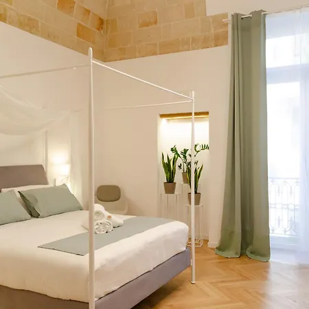 Apulialux - San Lorenzo Luxury Apartment Con Jacuzzi In Centro Brindisi Exterior photo