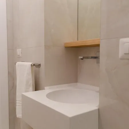 Apulialux - San Lorenzo Luxury Apartment Con Jacuzzi In Centro Brindisi Exterior photo