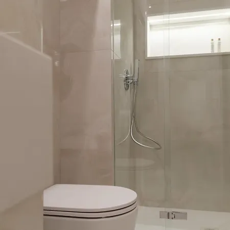 Apulialux - San Lorenzo Luxury Apartment Con Jacuzzi In Centro Brindisi Exterior photo