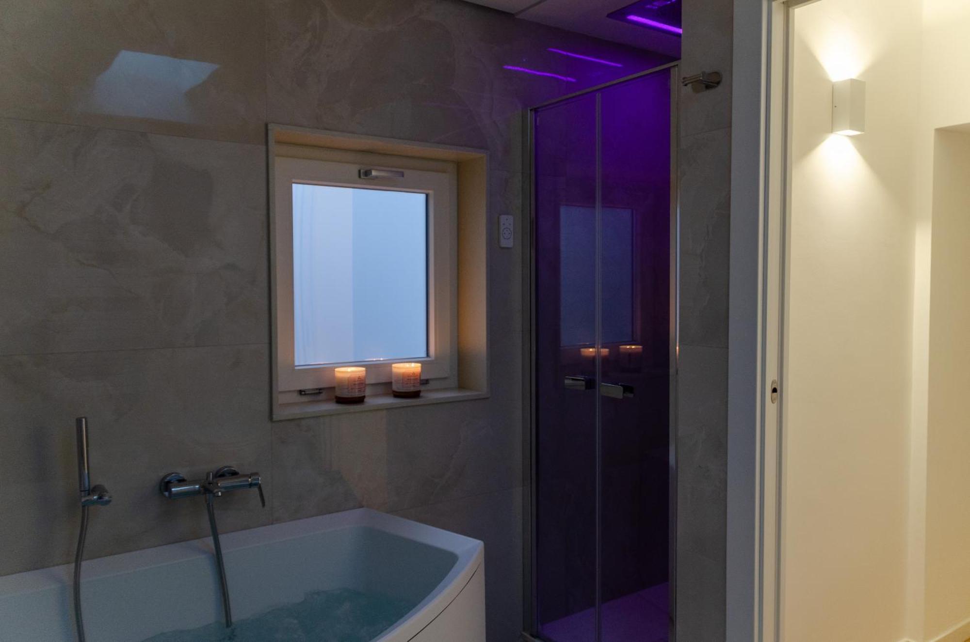 Apartment Apulialux - San Lorenzo Luxury Con Jacuzzi In Centro Brindisi