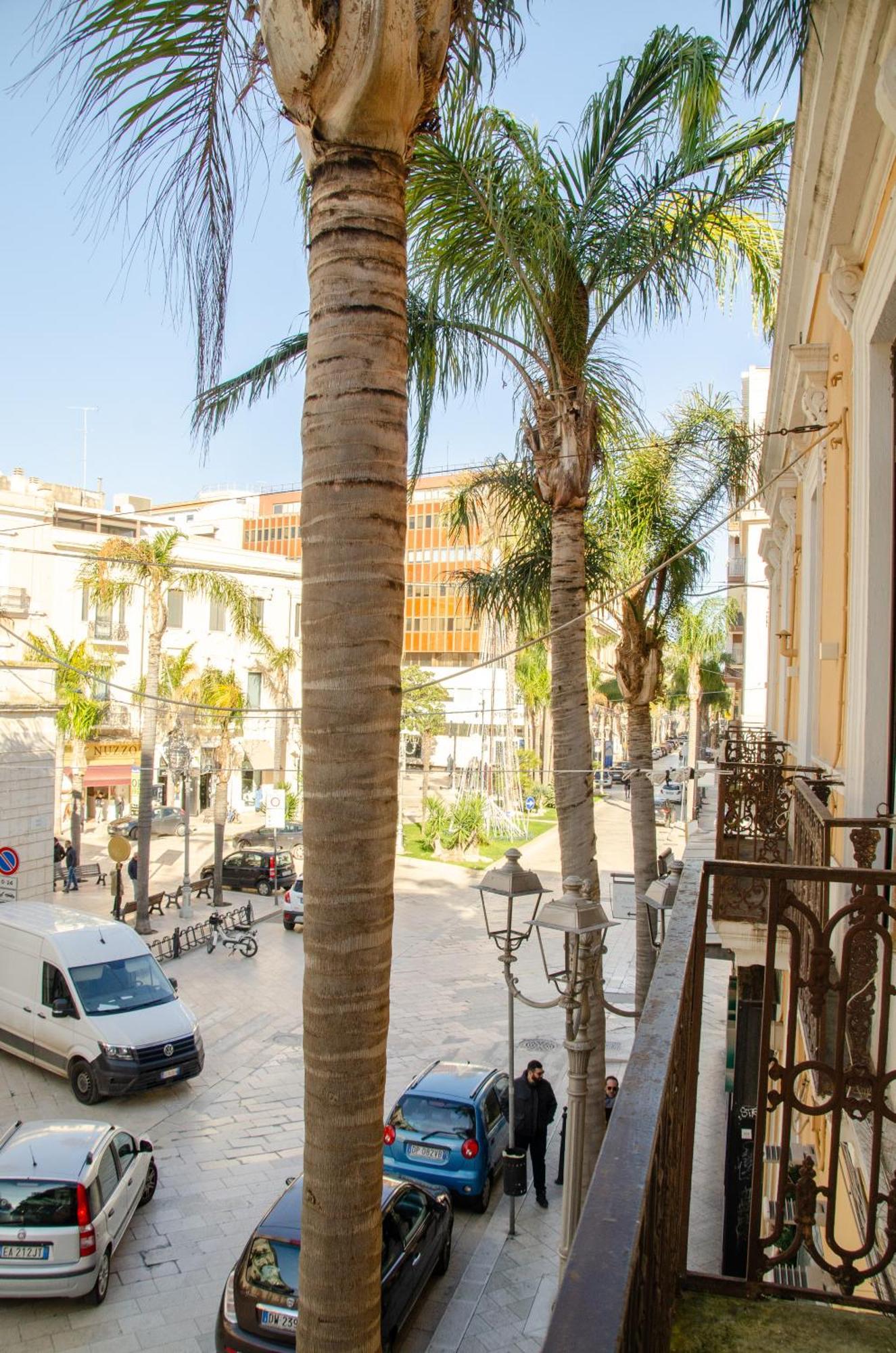 Apartment Apulialux - San Lorenzo Luxury Con Jacuzzi In Centro Brindisi