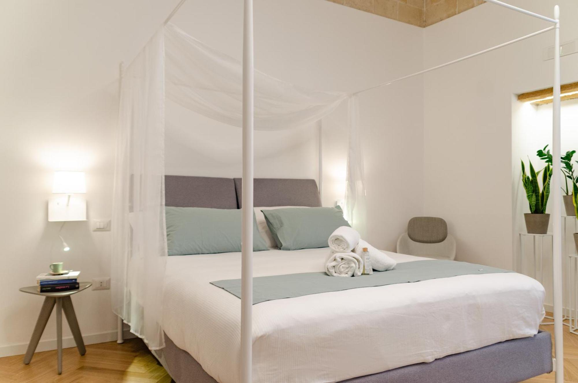Apartment Apulialux - San Lorenzo Luxury Con Jacuzzi In Centro Brindisi