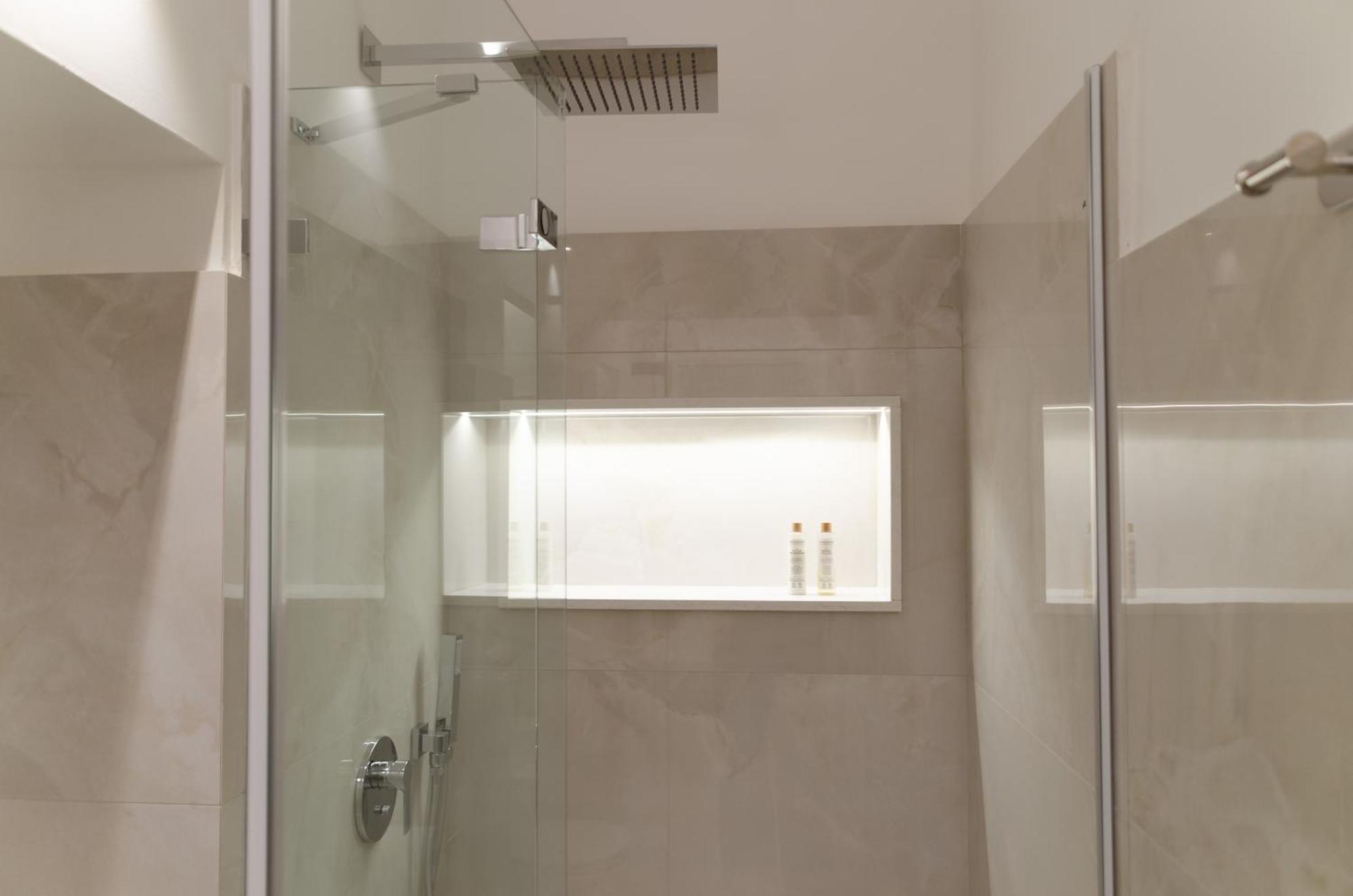 Apulialux - San Lorenzo Luxury Con Jacuzzi In Centro * Brindisi
